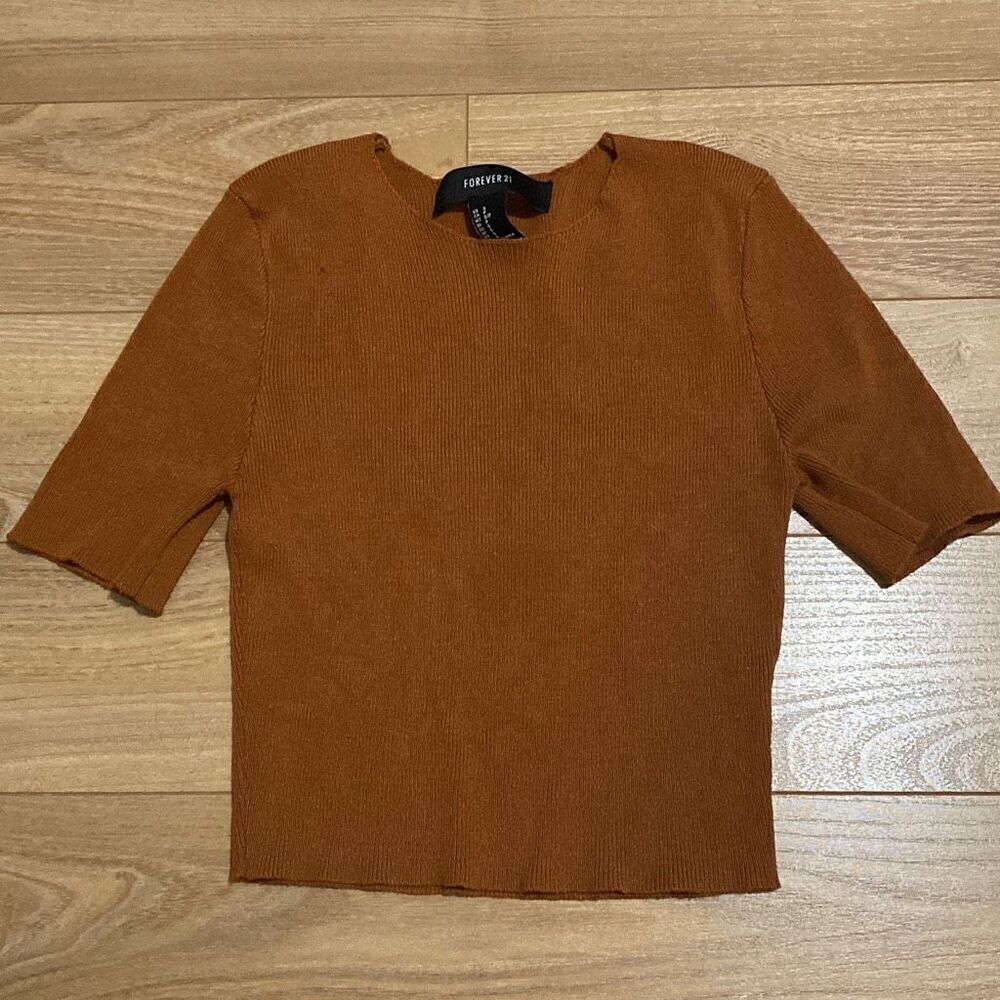 Forever‎ 21 orange knitted like material crop top size small